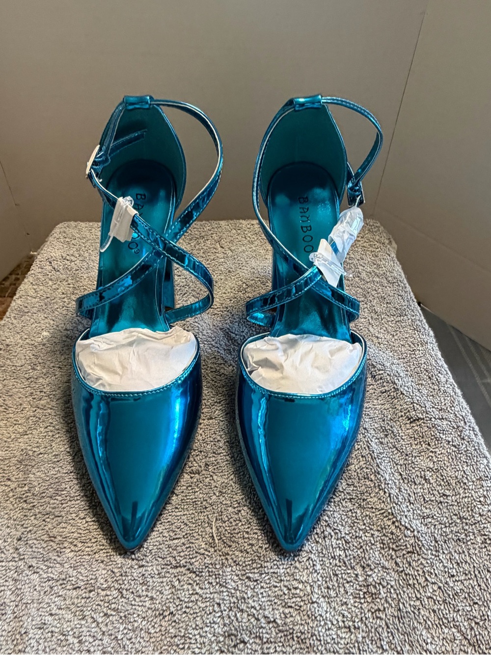 NIB Bamboo Metallic Blue Ankle Strap Block Heel Pumps Women’s Size 7